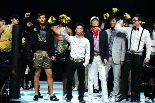 零跑 D 系列冲击 30 万｜成本定价 